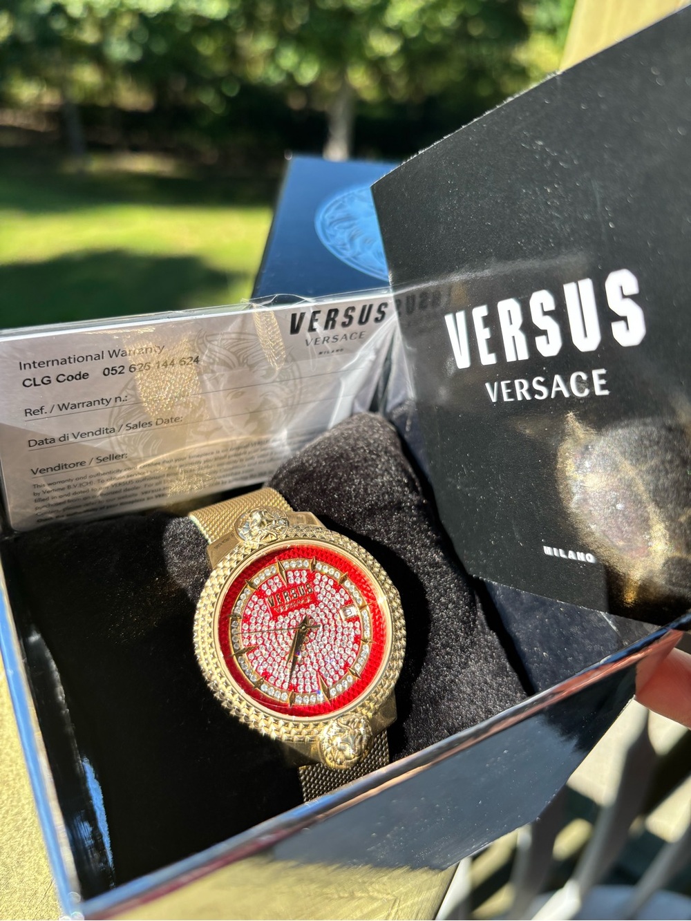 Versus Versace Women’s Gold Toned Watch NWT - Picture 2 of 4